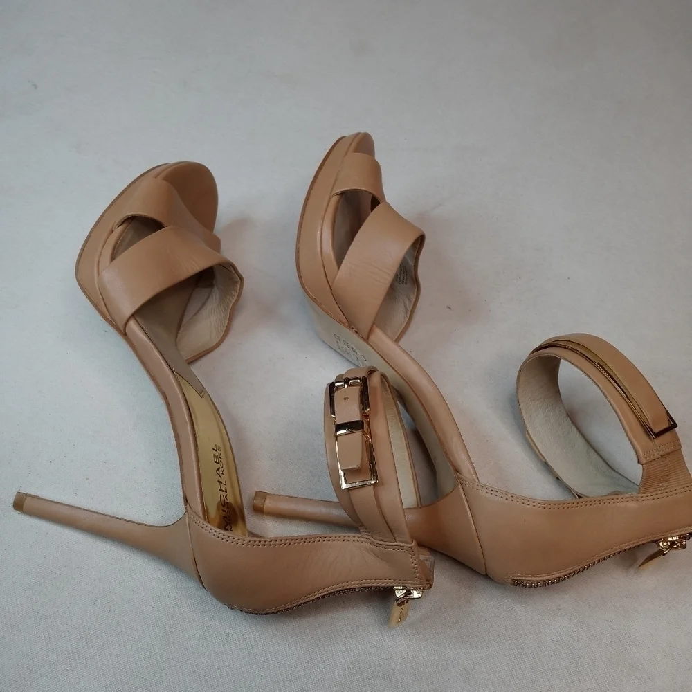 Michael Kors MK Back Zip Nude beige Stiletto 4.5